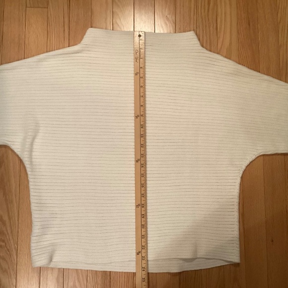 Brooks Brothers Cotton Sweater, Cream, Size Small, like new - Picture 7 of 9